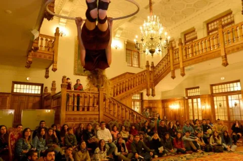 palacio_noche_es_joven_des